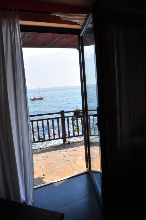 Deep Blue Guest House Sozopol Ruang foto