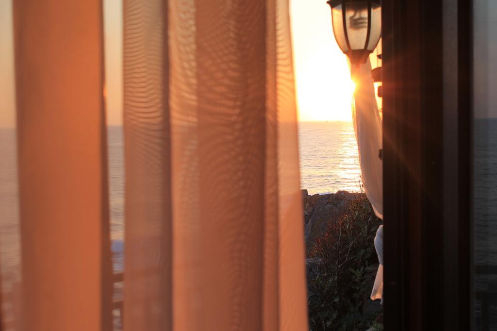 Deep Blue Guest House Sozopol Bagian luar foto