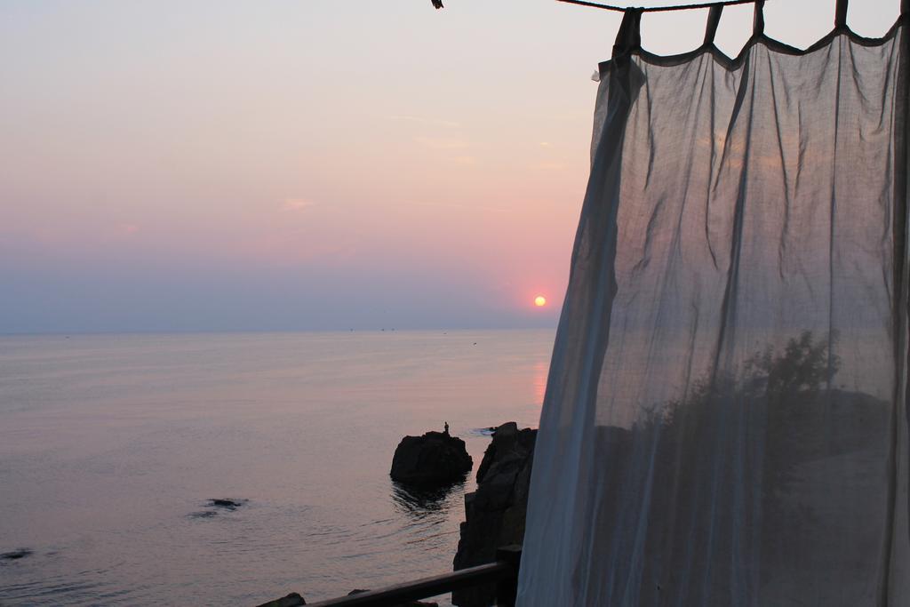 Deep Blue Guest House Sozopol Bagian luar foto
