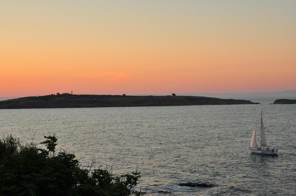 Deep Blue Guest House Sozopol Bagian luar foto