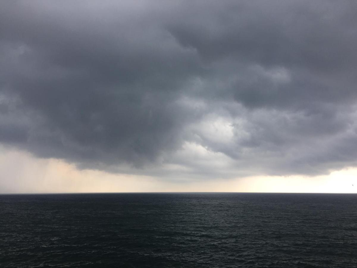 Deep Blue Guest House Sozopol Bagian luar foto